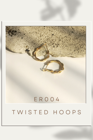 14_20250101_154503_0009 Twisted Hoops